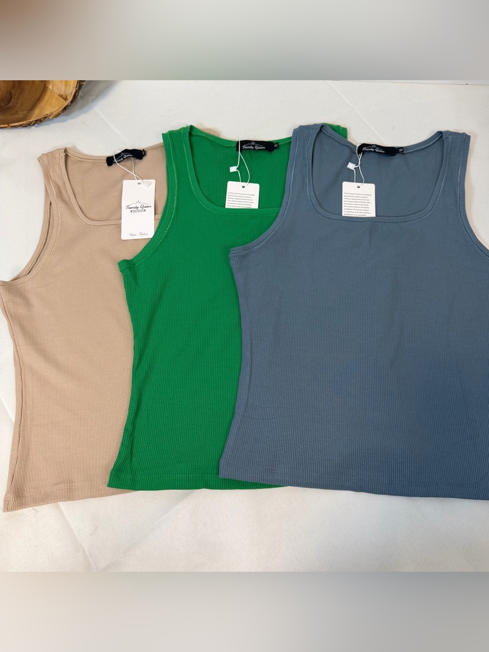 3 Pack Trendy Queen Women's Square Neck Ribbed Cropped Tank Tops Size Medium